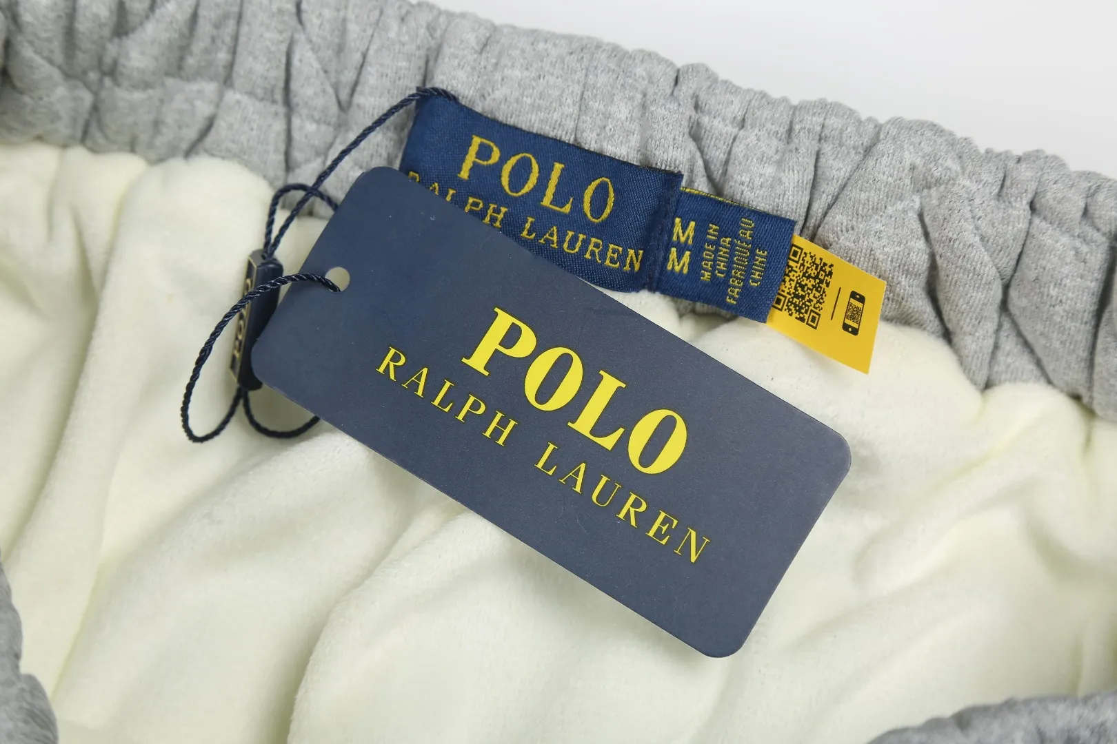 P240 White background picture [Popular item] Style number: 24384# Color: off-white/hemp gray Size: S to Adjustable elasticated trouser cords at the ankles ✅ - RL Ralph Lauren's hottest style this year. Easy to wear down cotton pants with eyes closed. Classic war horse embroidery LOGO. The texture is full and high-end. A version that you will fall in love with at first sight. Can control any leg shape. Two strings of trouser legs have drawstrings. Can be wide-legged or corseted. Soft and fluffy, level 10 wind-resistant, life-saving pants.